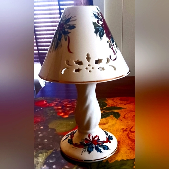 Lenox Winter Greetings Candle Lamp - Picture 4 of 4